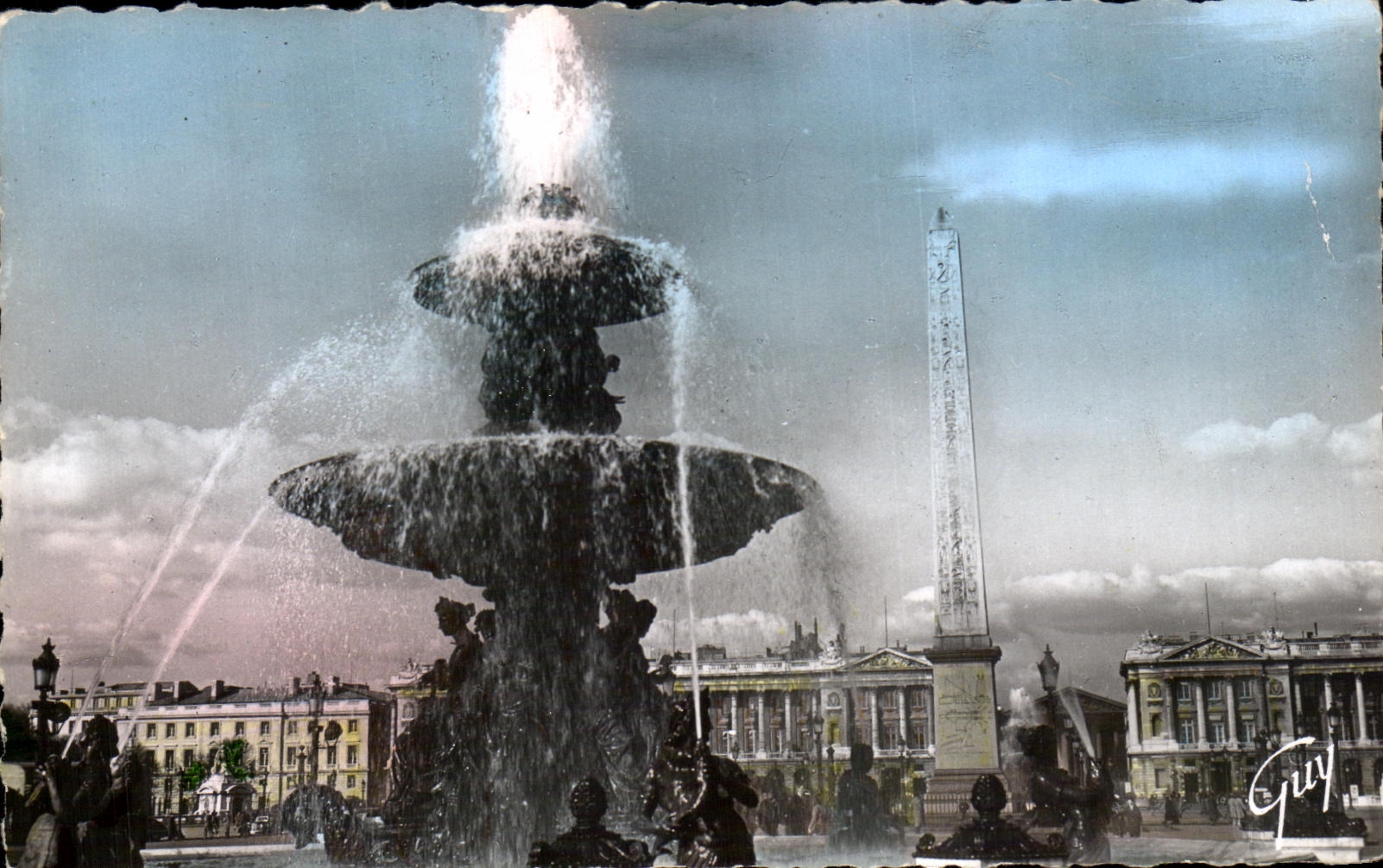 CPA PAris Et Ses Merveilles La Place de la Concorde L Une des fontaines et 
