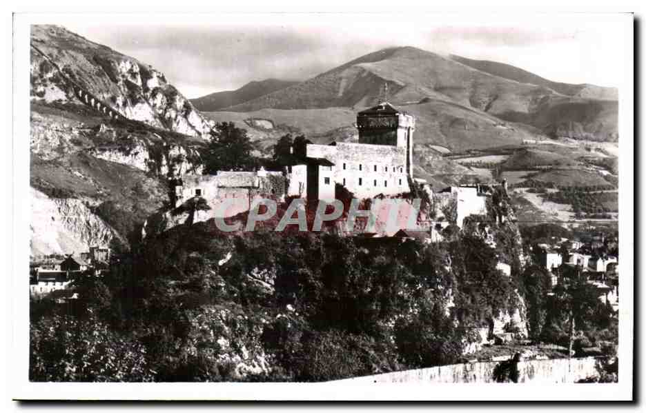 CPA Lourdes Le Chateau Fort et le Haut ndu Pic du Jer