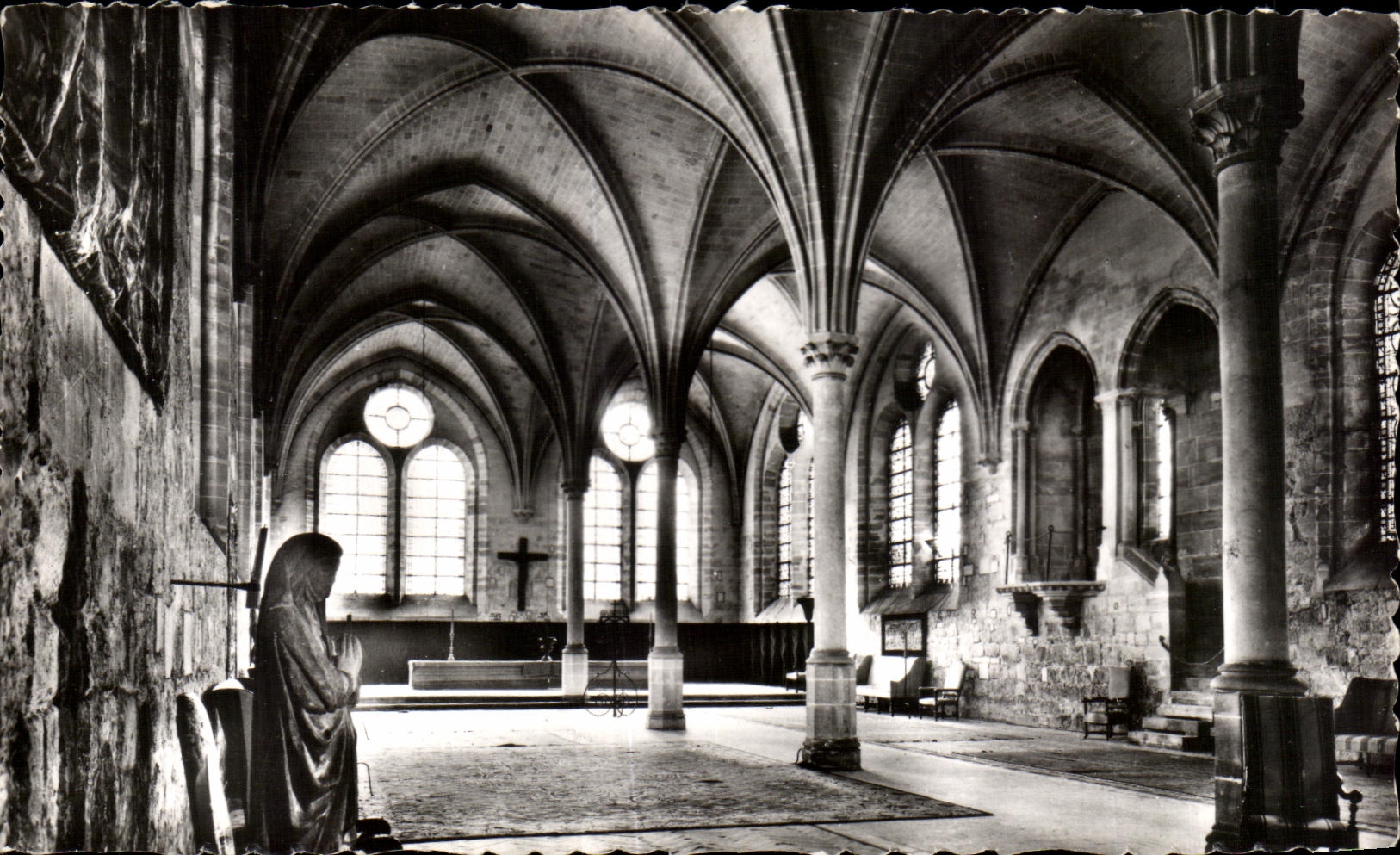 CPSM Ancien refectoire Asnieres sur oise Abbaye de Royaumont