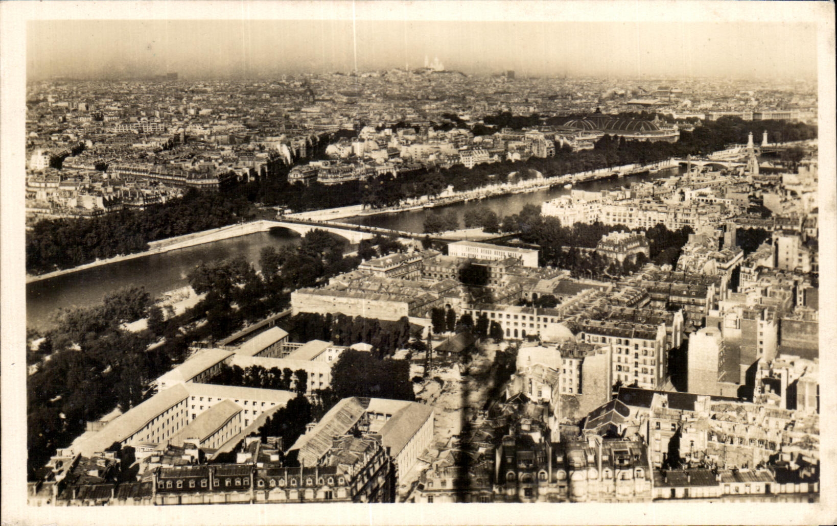 Paris — Allgemeiner Blick auf Paris, in Richtung Butte Montmartre und Sacré-Cœur — Éditions Vergniaud