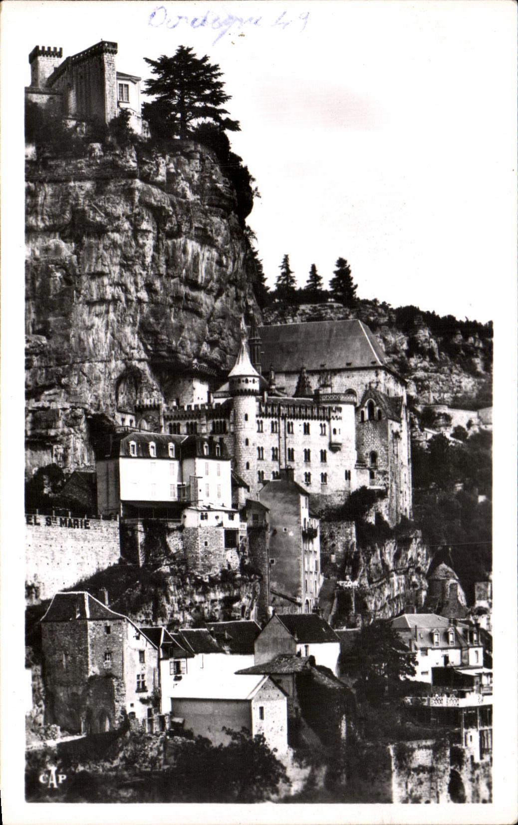 Rocamadour — Le Rocher vu de la route de Cahors — éditeur C.A.P. n° 95