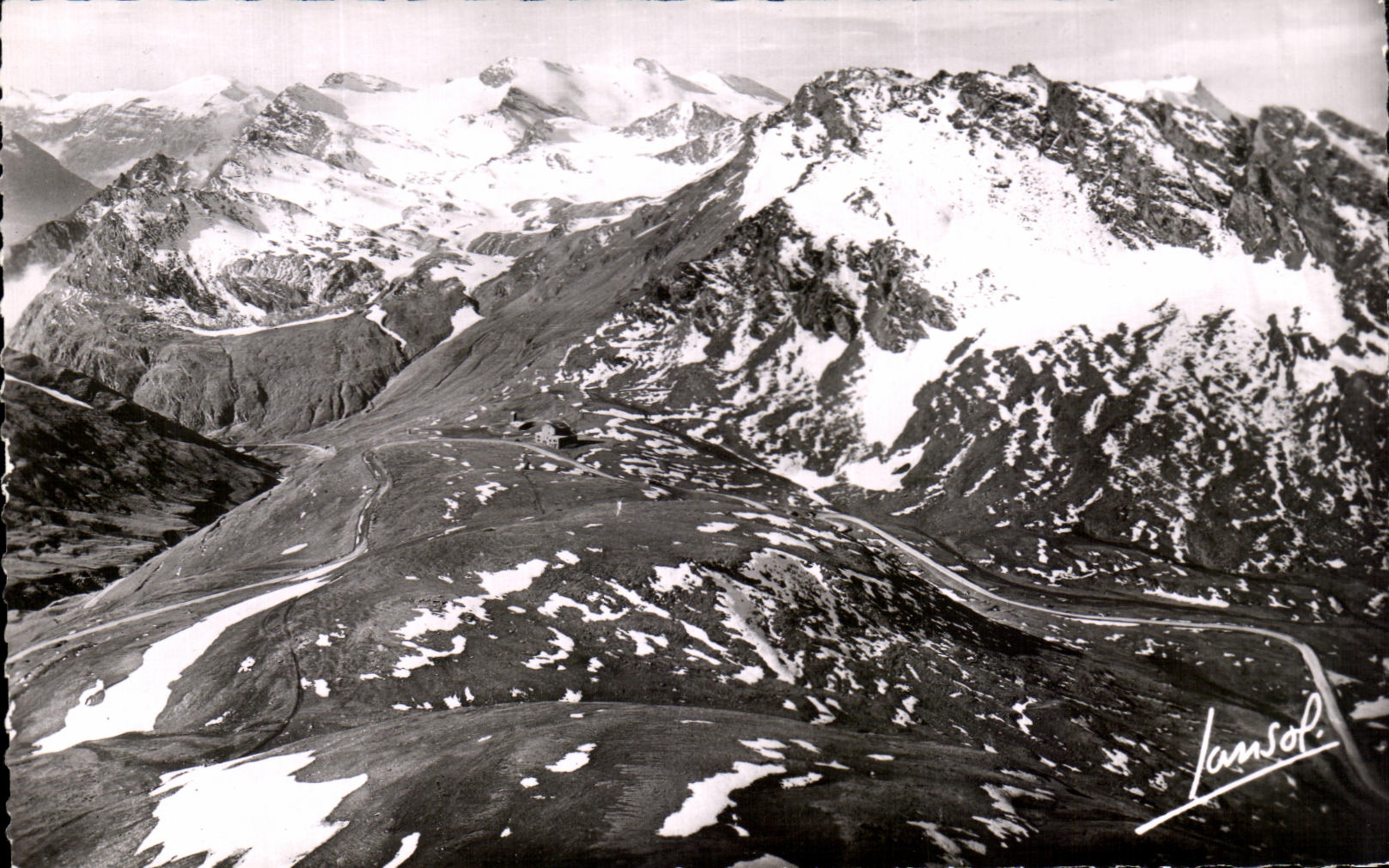 CPA Le Col De L'Iseran La Plus Haute Route d'Europe Vue Generale Du Col Les Deux