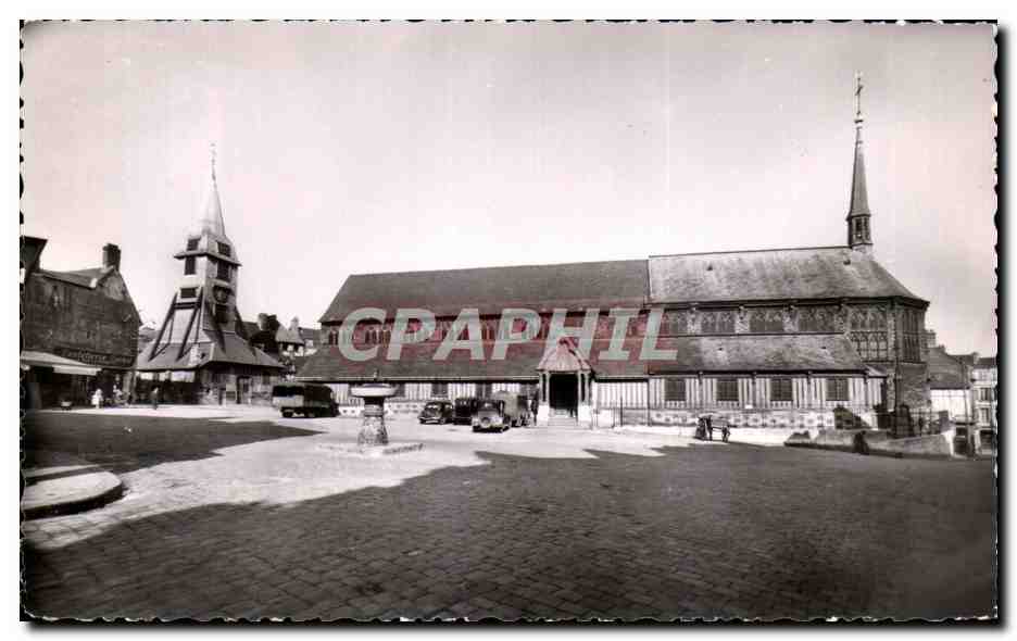 CPA Honfleur La Place Sainte Satherine I'Eglise et son Clocher