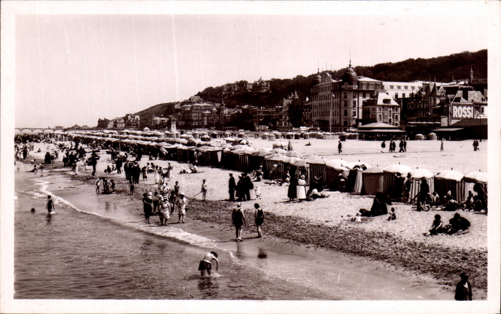 CPA Trouville La Reine Des Plages La Plage A Maree Haute