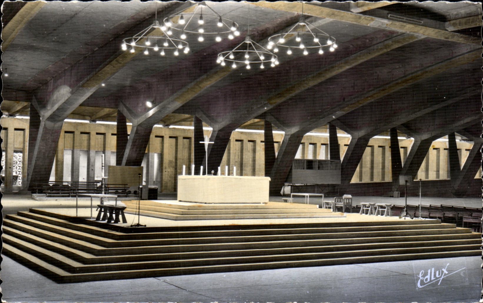 CPA Lourdes La Basilique Soulerraine St Pie