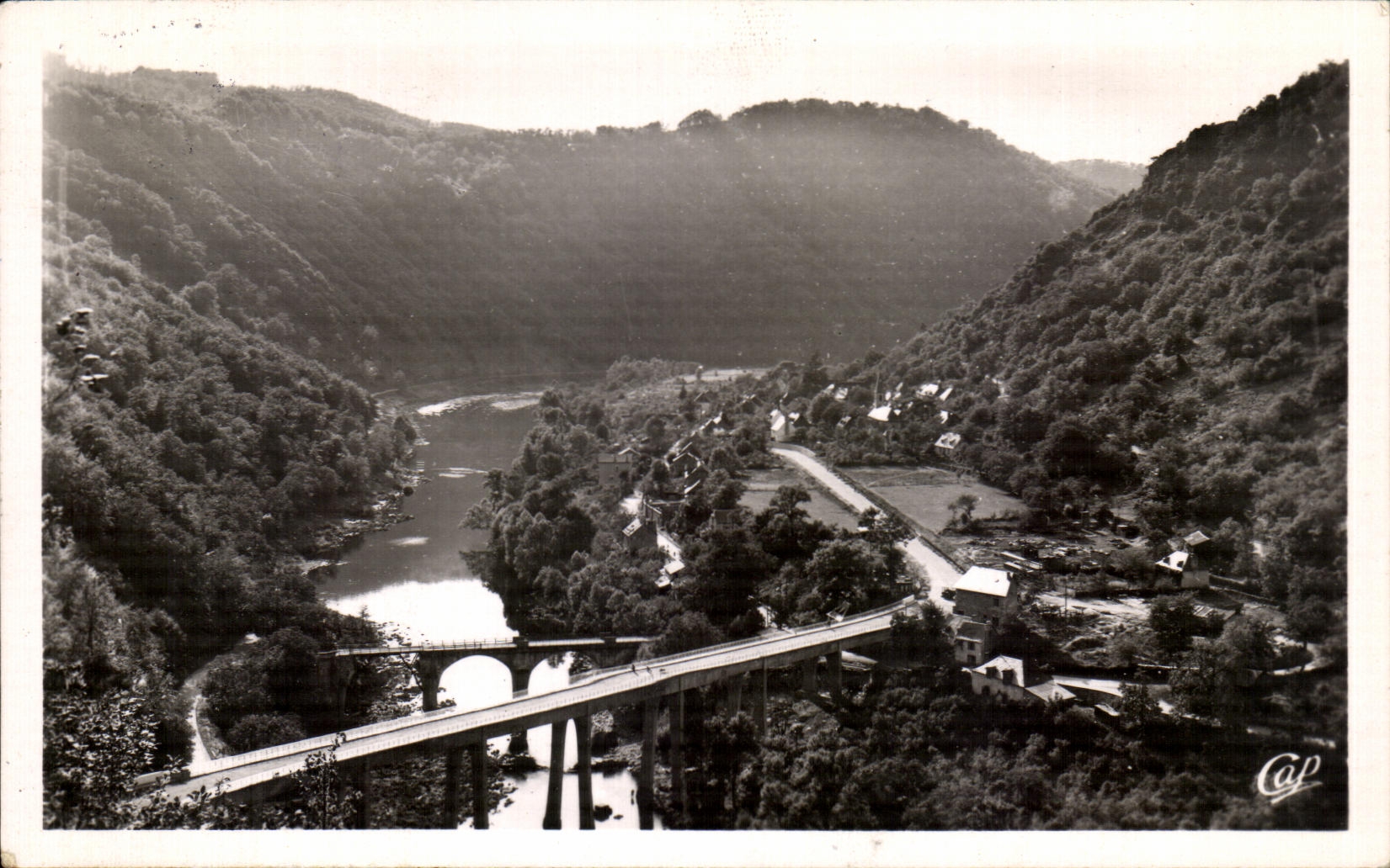 Gorges de l'Aigle — Le nouveau Pont et le vieux Pont de Spontour — Cap