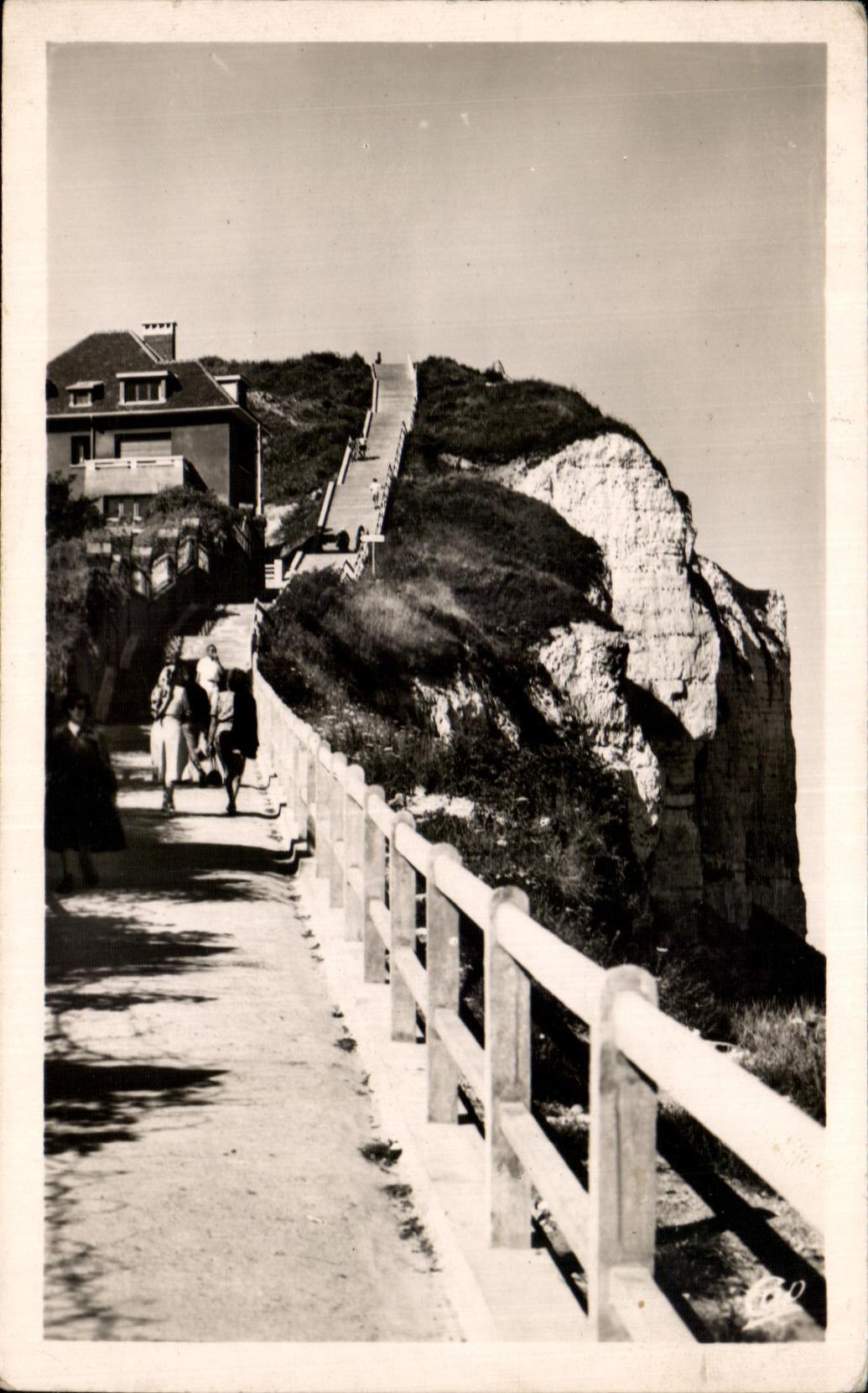 CPA Le Treport Les Escaliers Des Falaises