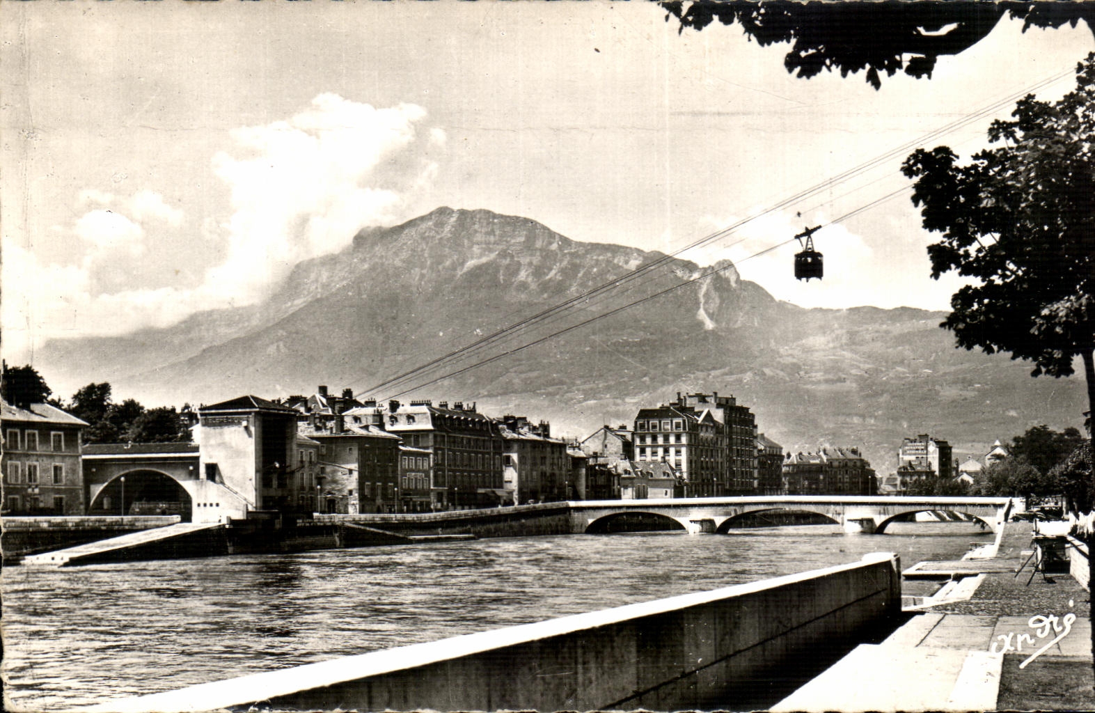 Grenoble — Les Quais, die Seilbahn und der Mouchetot — Édition d'Art André