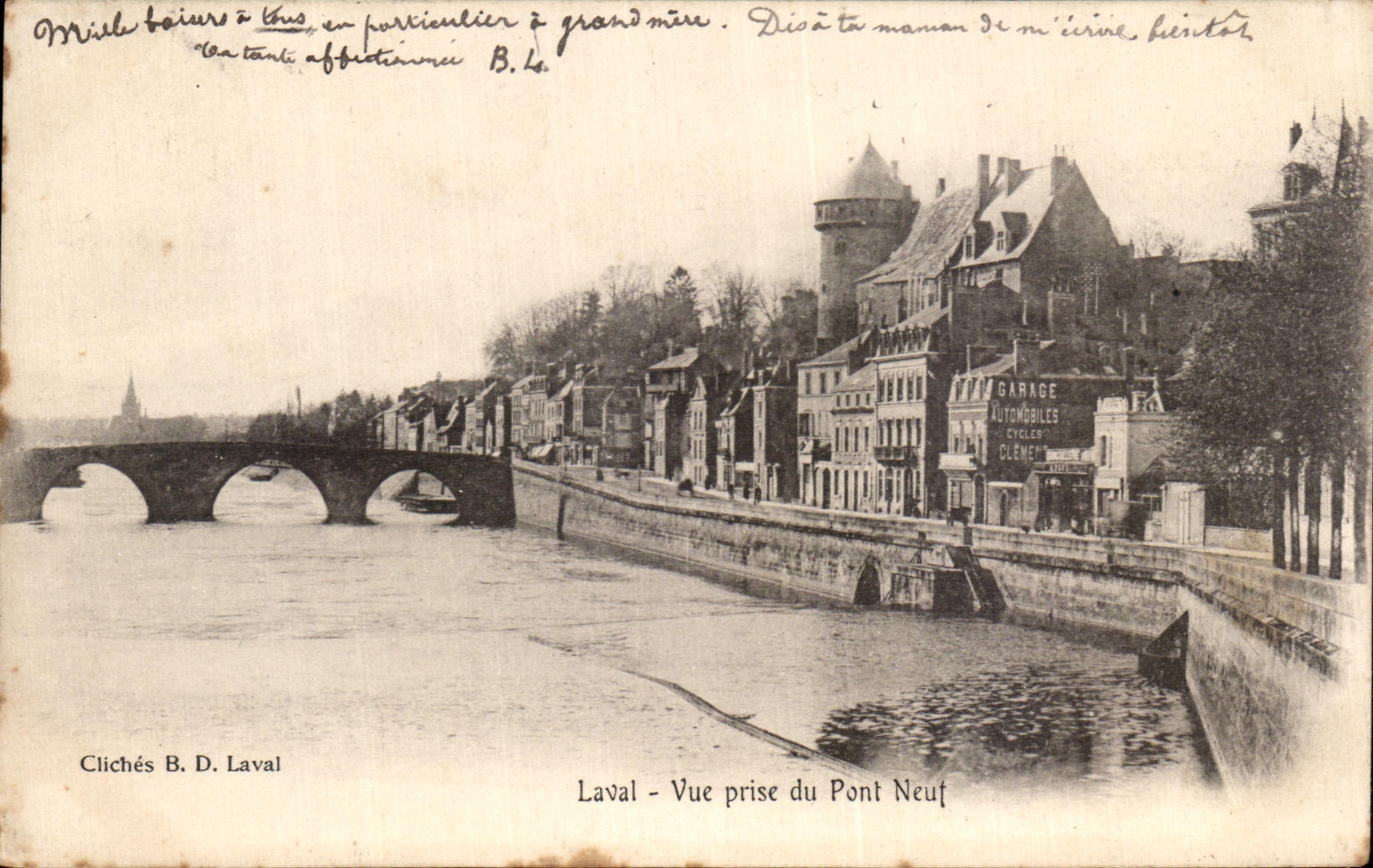 CPA Laval Vue Prise du Pont Neuf