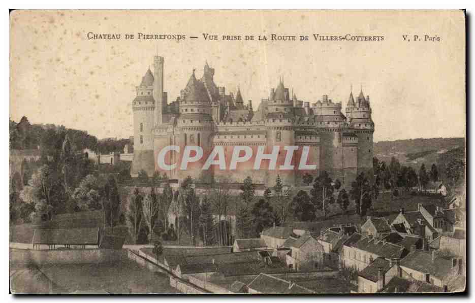 Château de Pierrefonds — Vue prise de la route de Villers-Cotterets — V. P. Paris