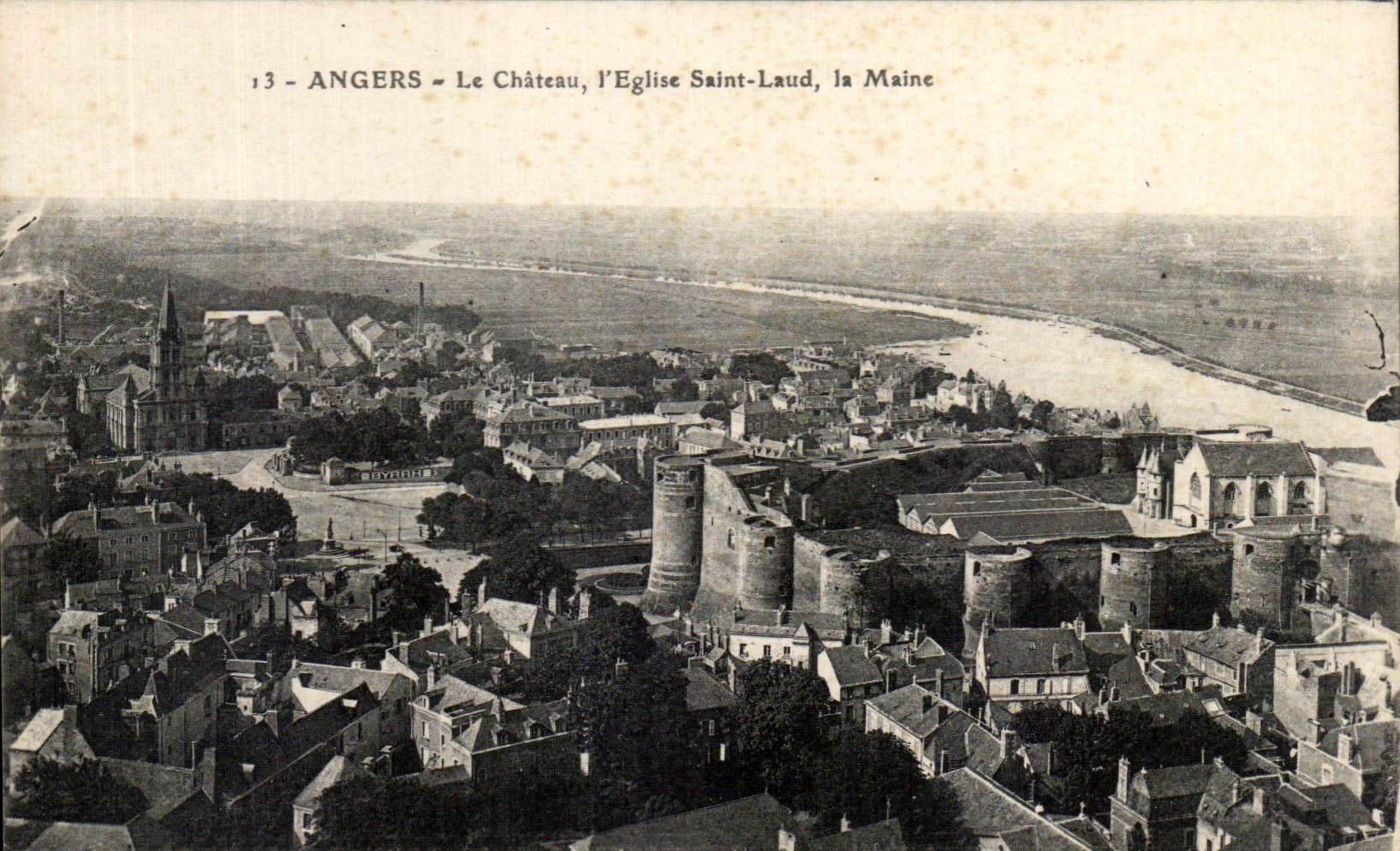 CPA Angers Le Chateau l'Eglise Saint Laud la Maine
