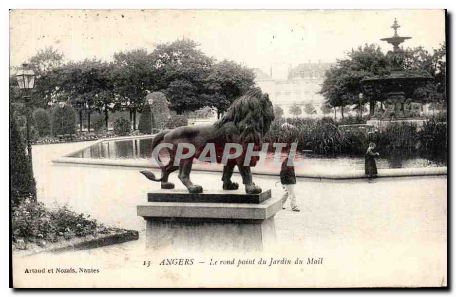 CPA Angers Le rond Point du Jardin du Mail Lion 