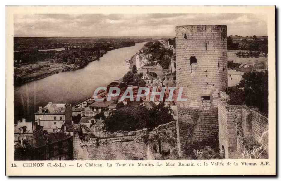 CPA Chinon Le Chateau La Tour de Moulin Le Mur Romain et la Valle de la Vienne