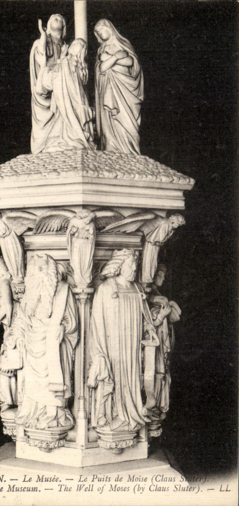 CPA Le Musee Le Puits de Moise Museum The Well of Moses Dijon