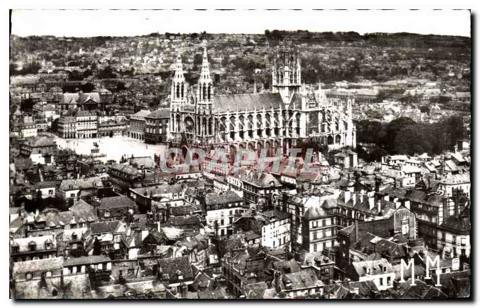 CPA Rouen la Ville Musee Eglise Saint ouen et vue General