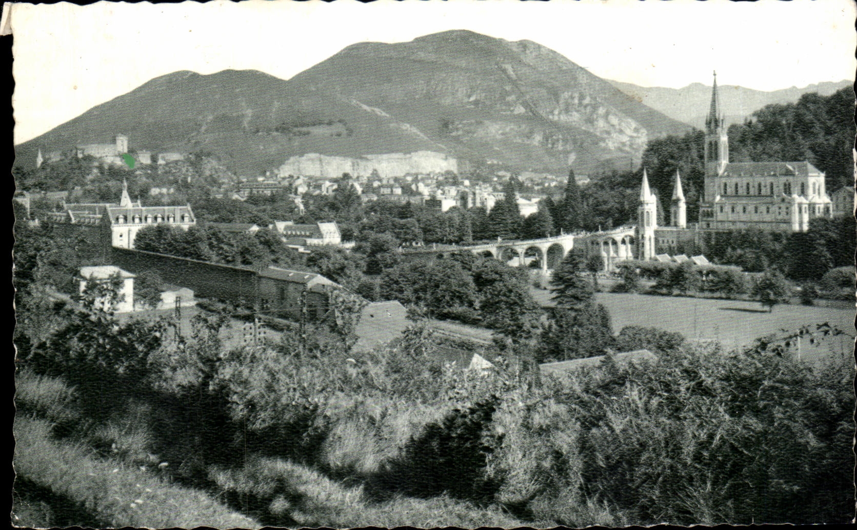 CPA Lourdes Basilique Pic du Jer