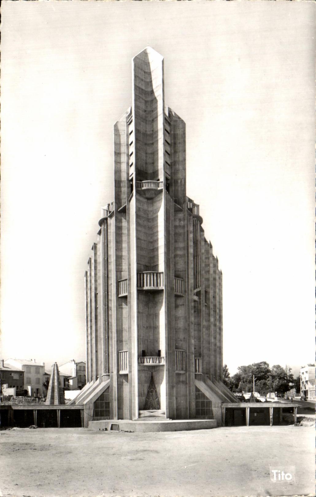 CPA Royan L'Eglise Notre Dame Facade Est Le Clocher
