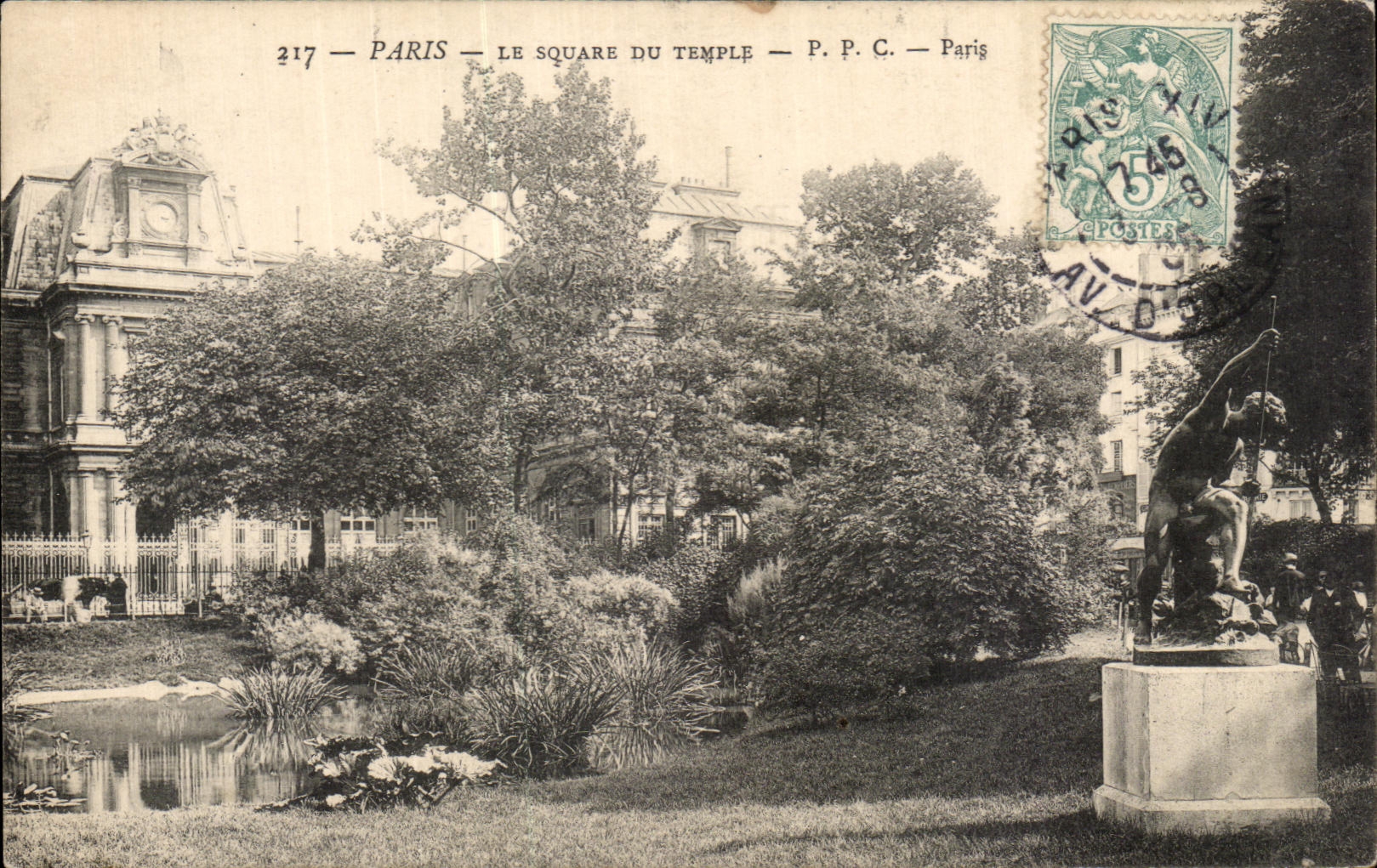 CPA Paris Le Square Du Temple