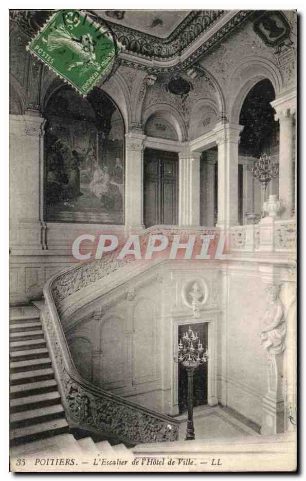 CPA Poitiers L'Escalier De l'Hotel De Ville