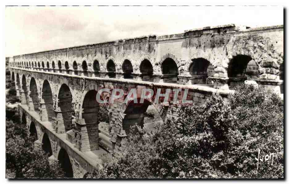 CPA Le Pont Du Gard Aqueduc Romain Construit sur L'Ordre