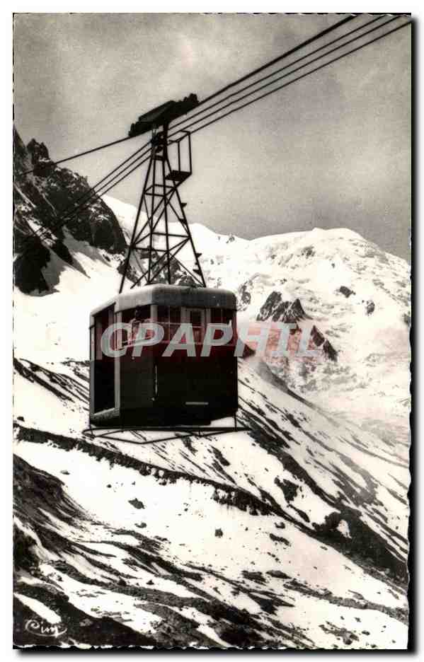 CPA Chamonix Depart Pour l'Aiguille Du Midi Teleferique