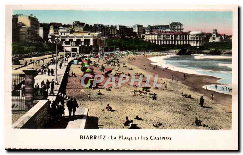 CPA Biarritz La Plage Et Les Casinos