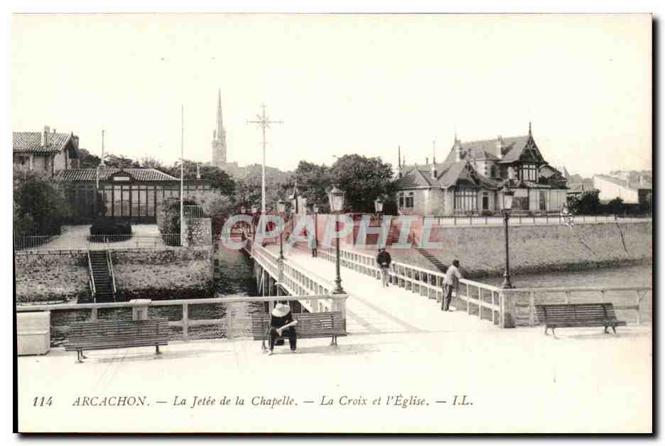 CPA Arcachon La Jetee de la Chapelle La Croix et l'Eglise