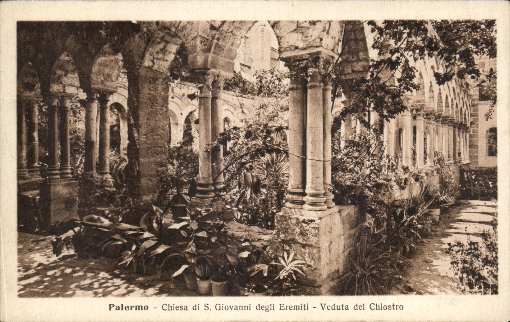 CPA Palermo Chiesa Giovanni degli Eremiti Veduta del Chiostro