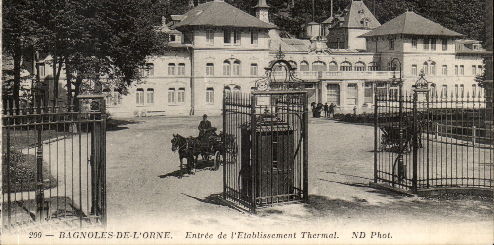 Bagnoles-de-l'Orne — Entrée de l'Établissement Thermal — ND Phot. n°200
