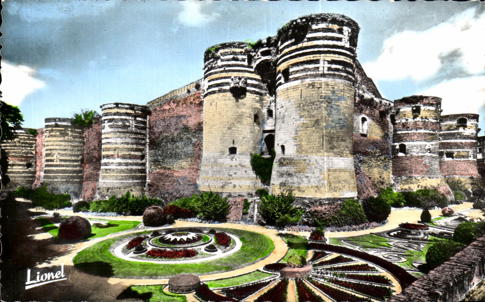 CPA Angers Le Chateau et ses Fosses Flevris