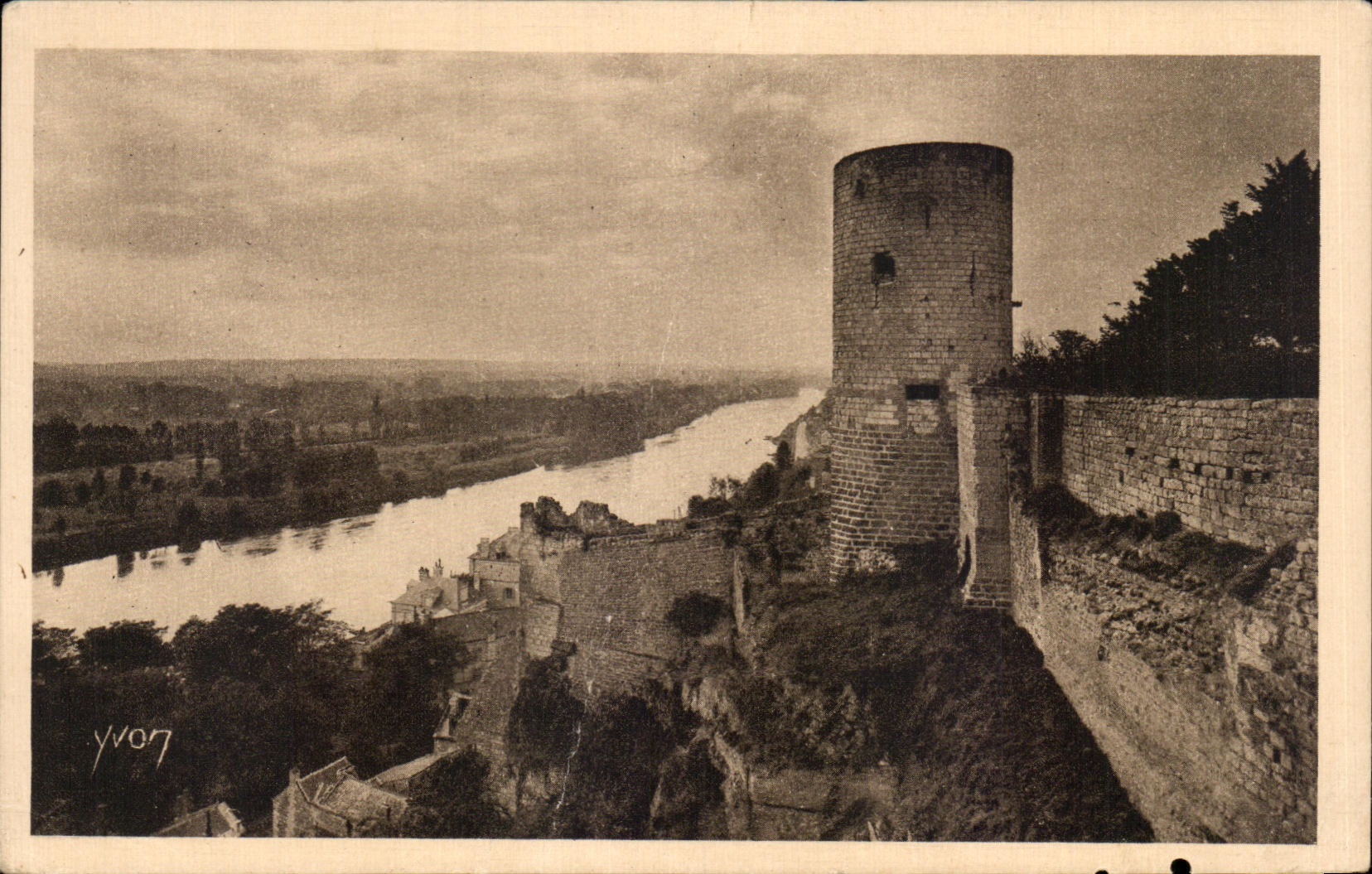 CPA Chateaux De la Loire Chinon Tour du Moulin et Vallee de la Viennc