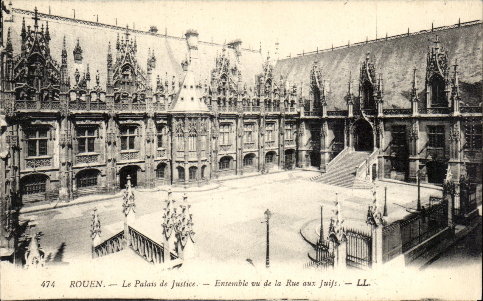 CPA Rouen Plais de Justice Ensemble vu de la Rue aux juifs Judaica