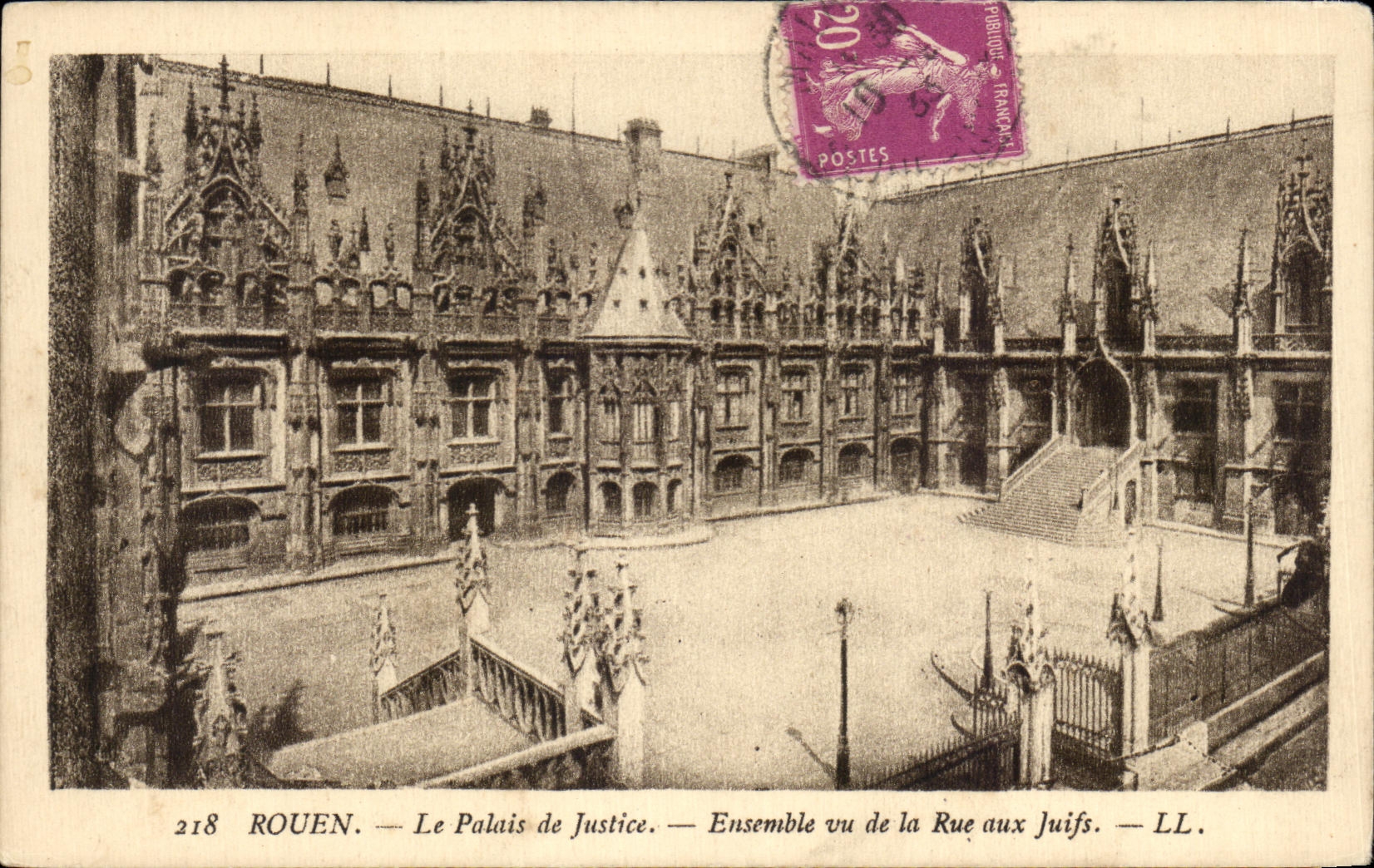 CPA Rouen Le Plais de Justice Ensemble vu de la Rue aux juifs Judaica