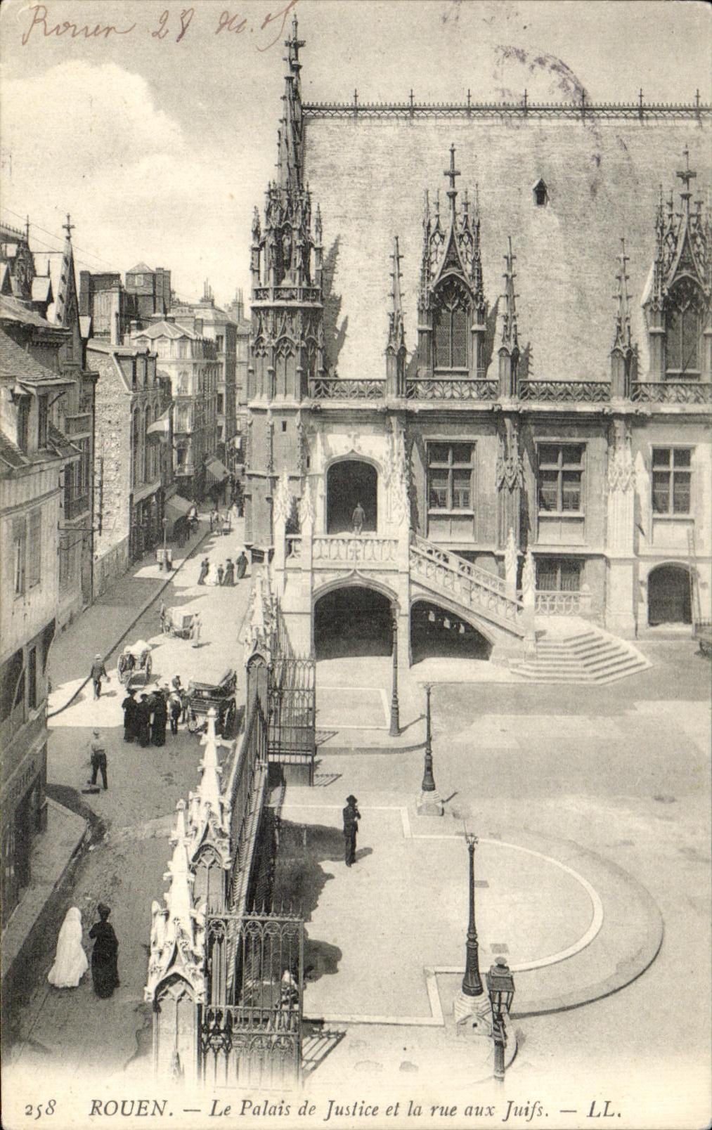 CPA Rouen Le Plais de Justice Ensemble vu de la Rue aux juifs Judaica