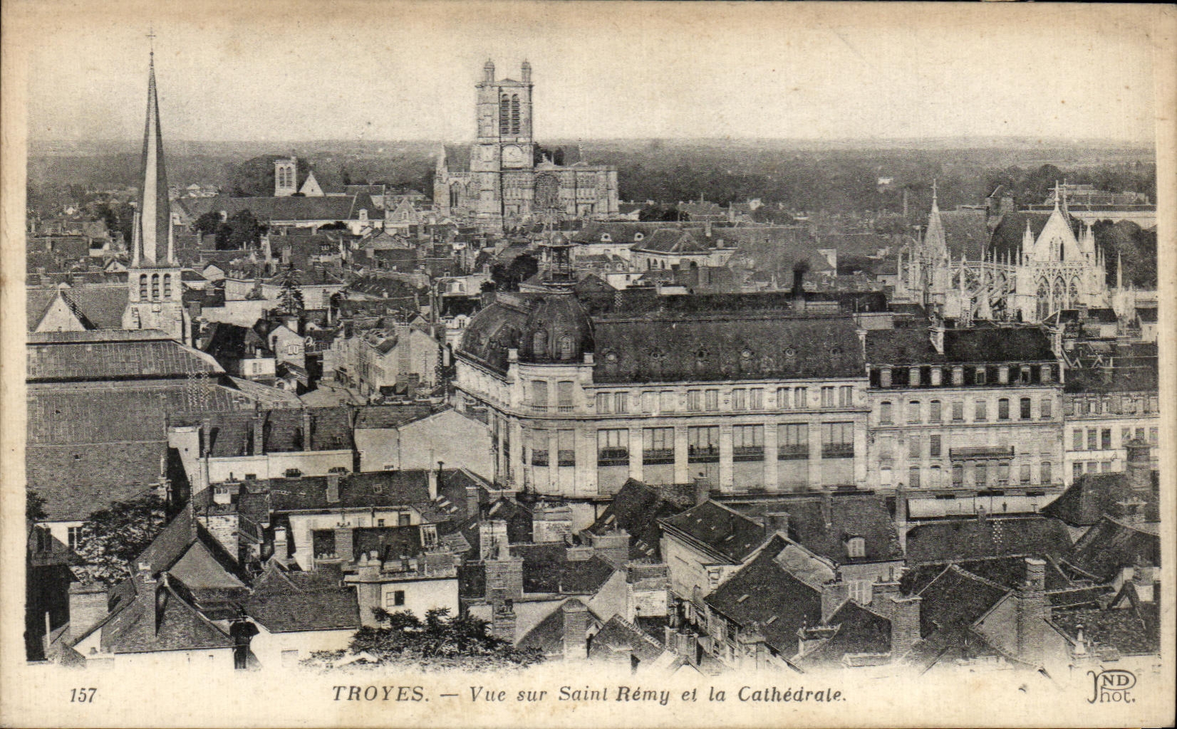 Troyes — Vue sur Saint Rémy et la Cathédrale — JND Phot.