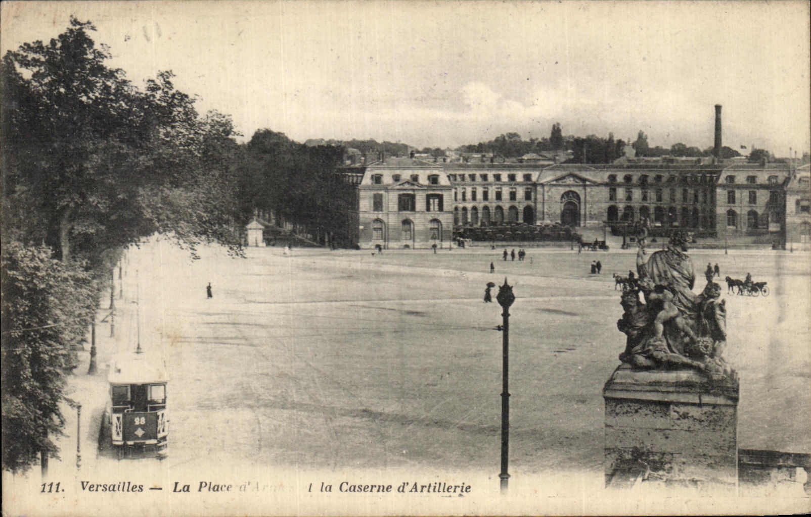 CPA Versailles La Place Caserne d'Artillerie Tramway