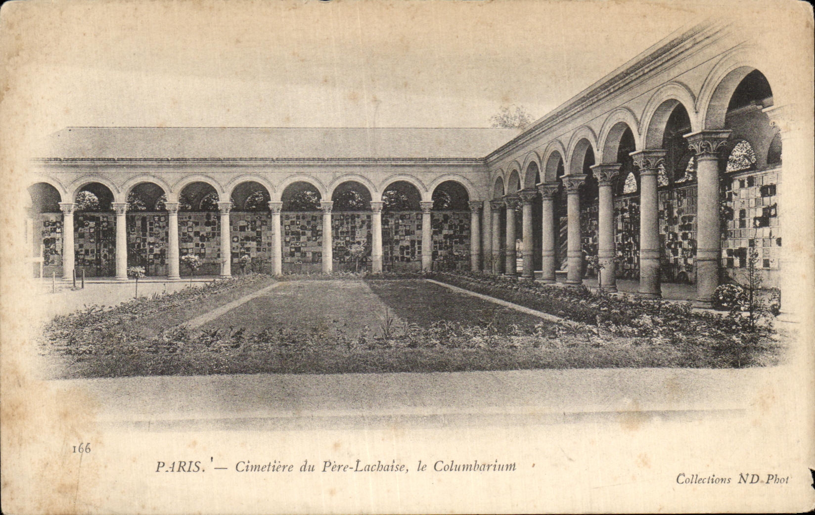CPA Paris Cimnetiere du Pere lachaise le Columbarium