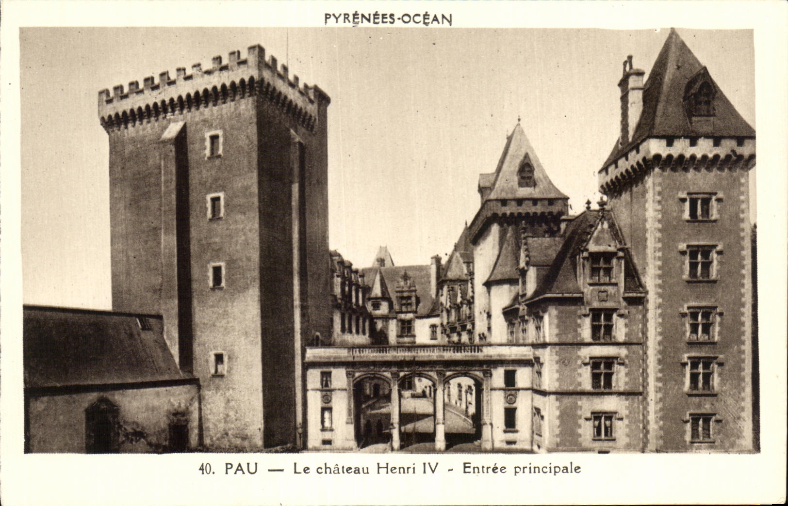 CPA Pau le Chateau Henri Entree principale