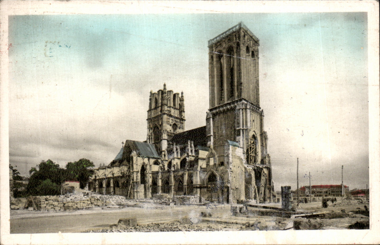 CPA Caen Ex Centre de la Ville Eglise Saint Jean et rue Saint Jean Quartier detruit en 1944