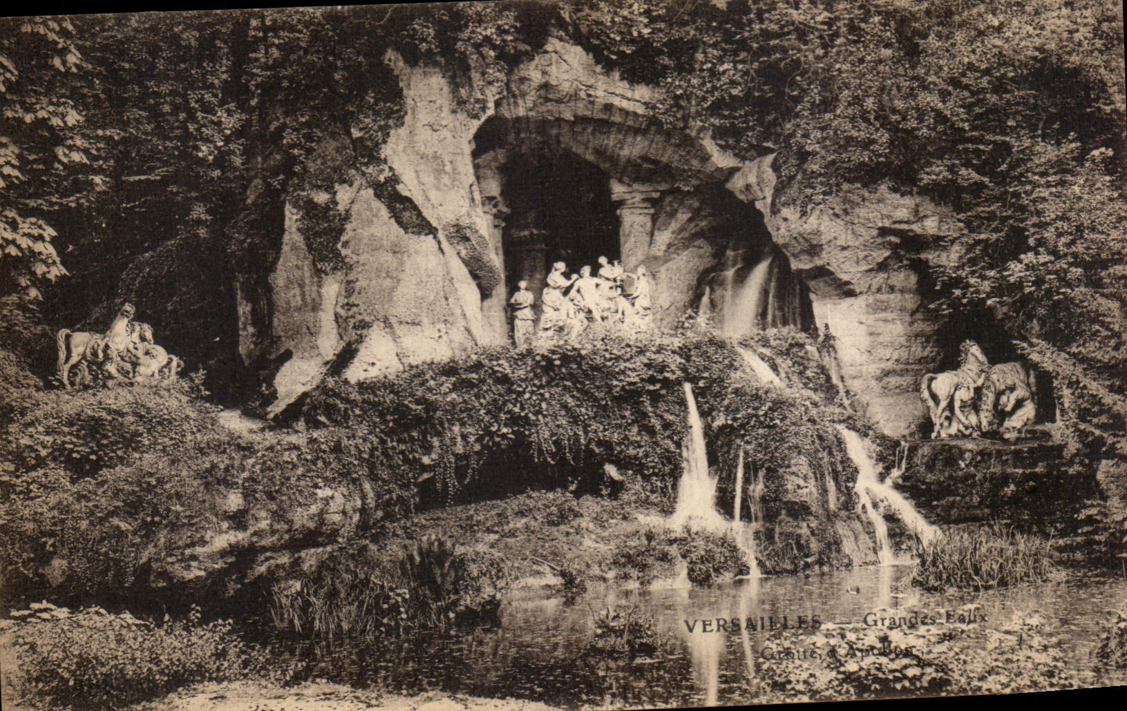 CPA Versailles Grandes Eaux Grottes d'Apollon 