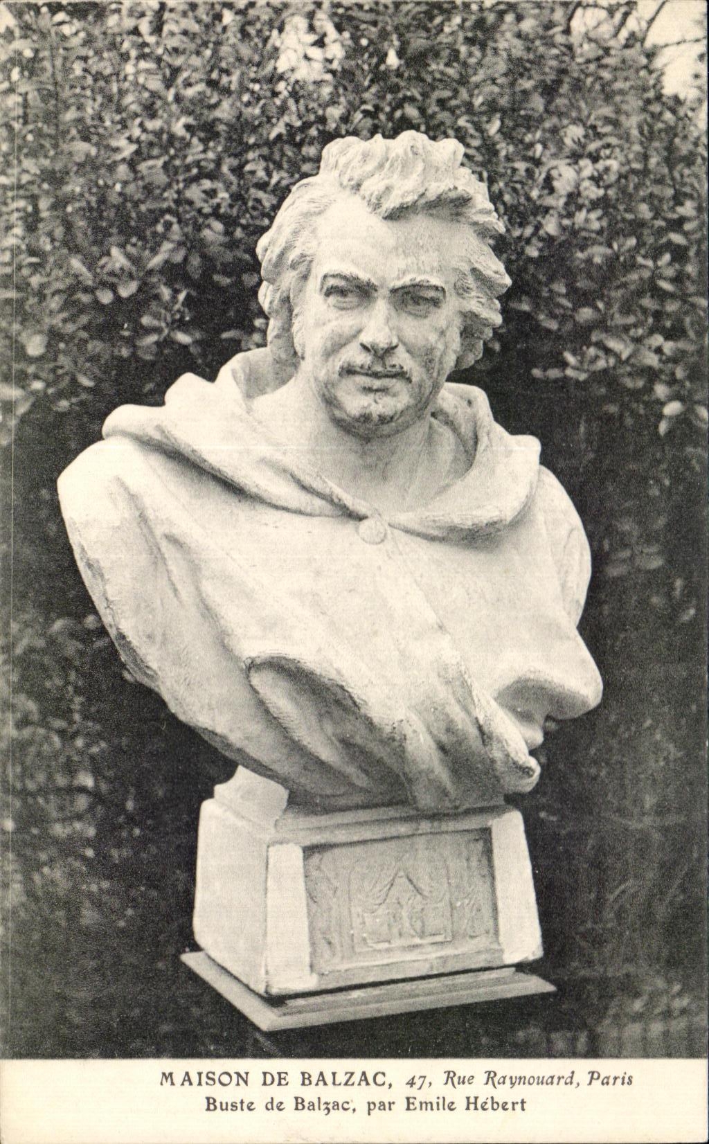 Buste de Balzac, 47, Rue Raynouard, Paris — par Emile Hébert