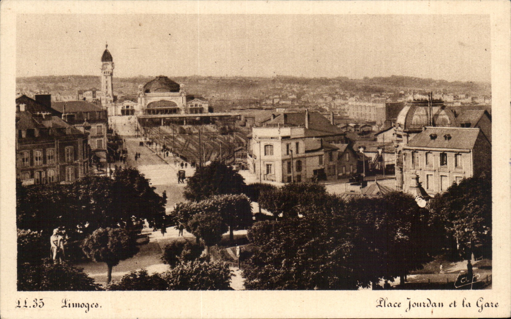 CPA Limoges Place Jourdan et la Gare