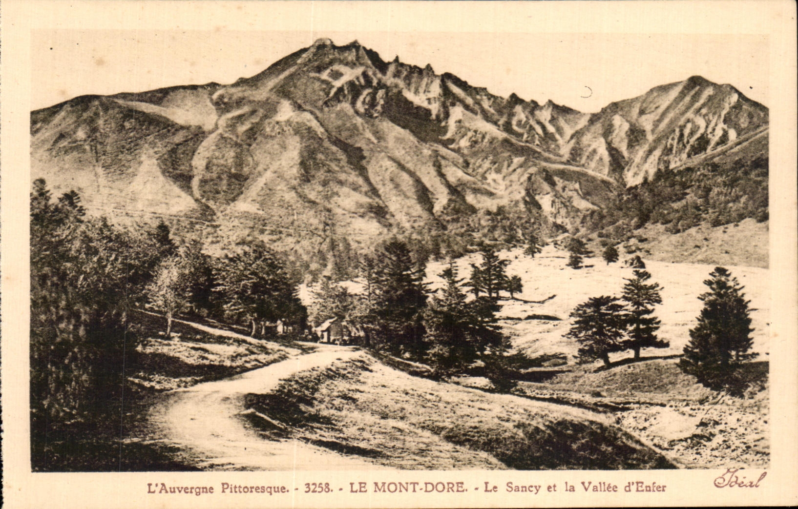 CPA L'Auvergne Pittoresque Le Mont Dore Le Sancy et la Vallee d'Enfer