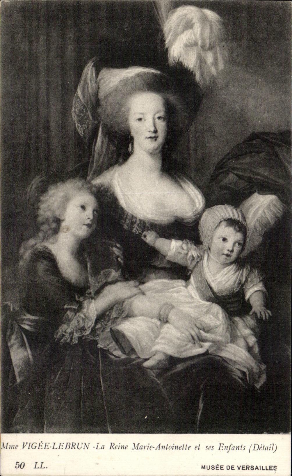 CPA Mme Vigee Lebrun La Reine Marie Antoinette et ses Enfants