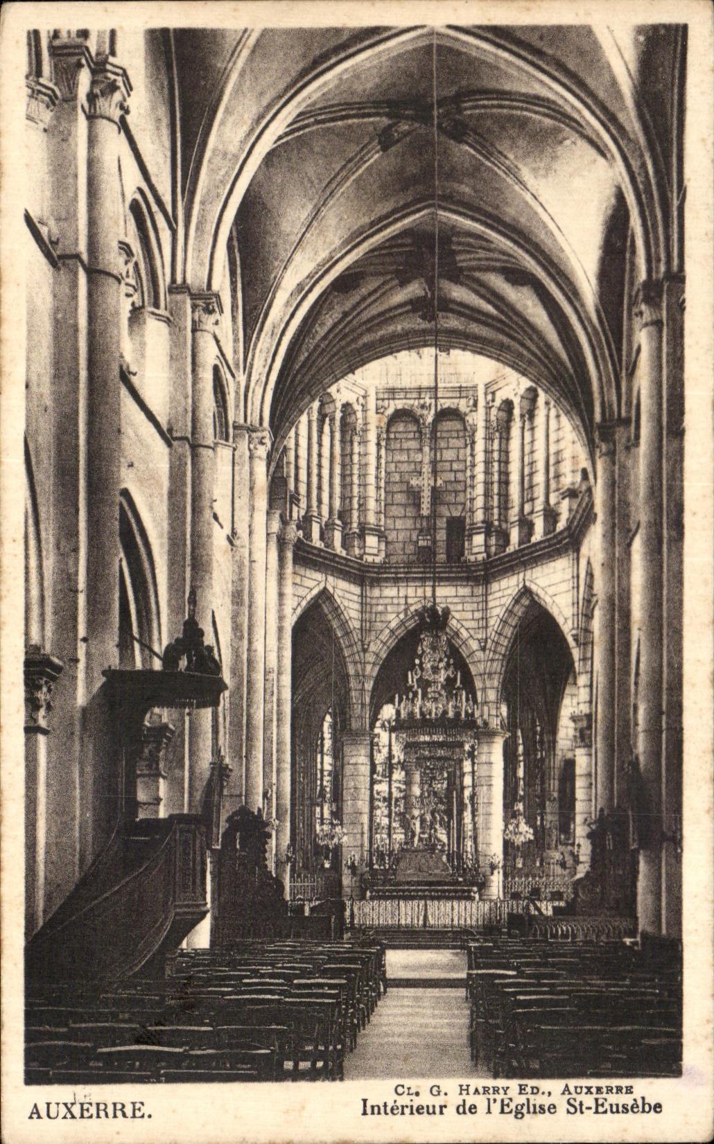 CPA Auxerre Interieur de l'Eglise St Eusebe