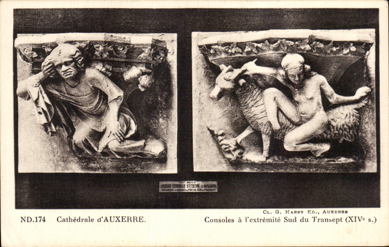 Cathédrale d'Auxerre — Consoles à l'extrémité Sud du Transept (XIVe s.) — CL. G. HARRY ED., AUXERRE