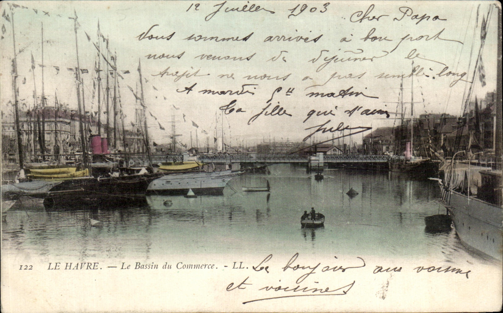 CPA Le Havre La Bassin du Commerce Bateaux