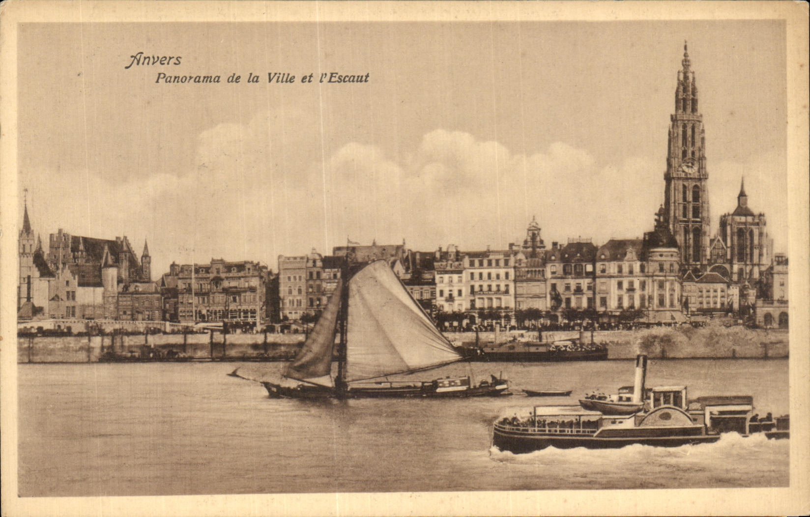 CPA Anvers Panorama de la Ville et I'Escaut Bateaux