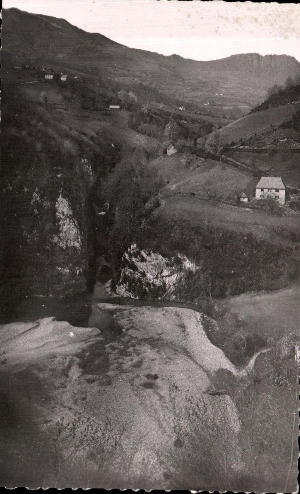 CPA Nos Belles Pyrenees Route de Licq a Ste Engrace Entree des Gorges de Kakouetta