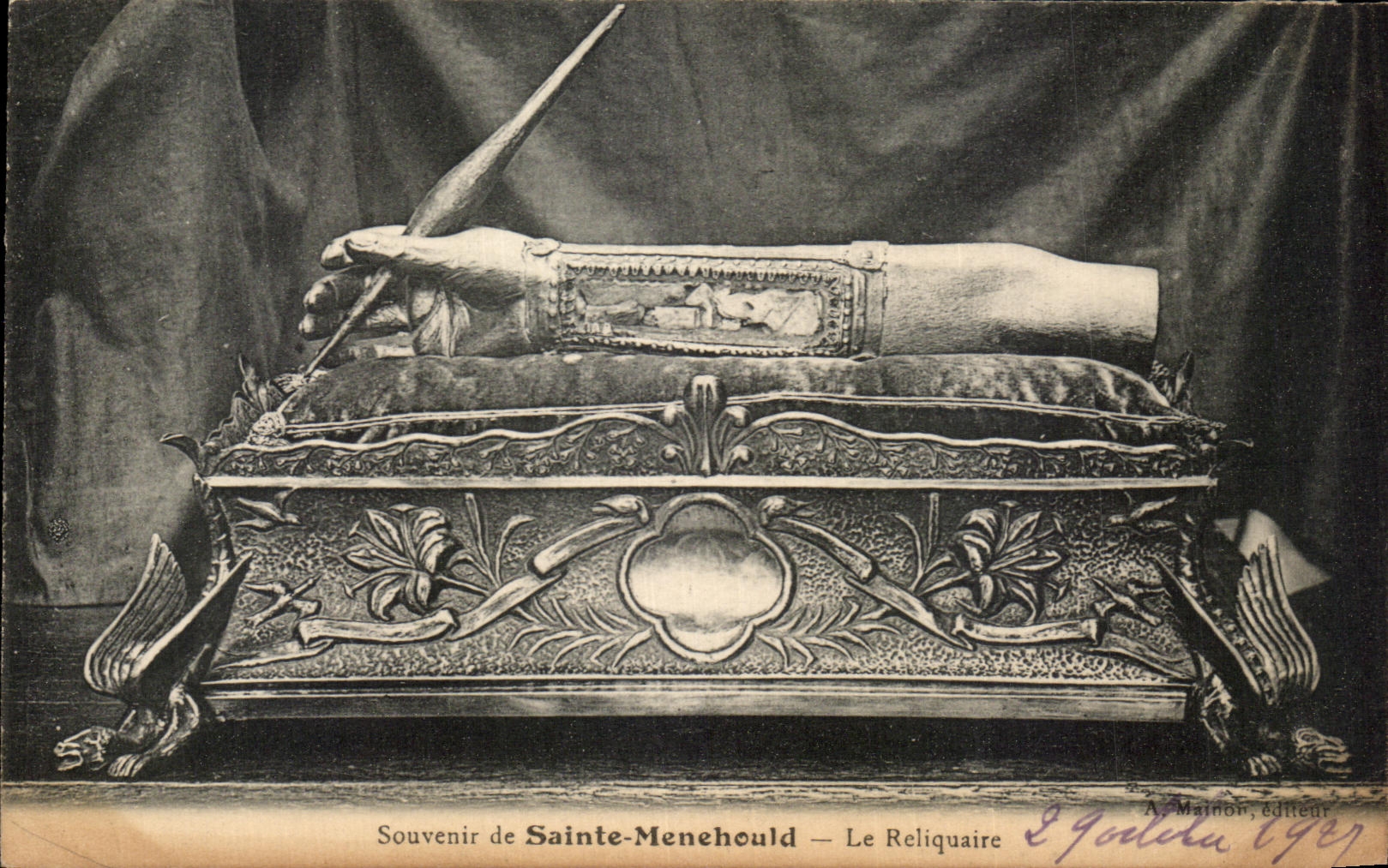 CPA Souvenir de Sainte Menehould Le Reliquaire